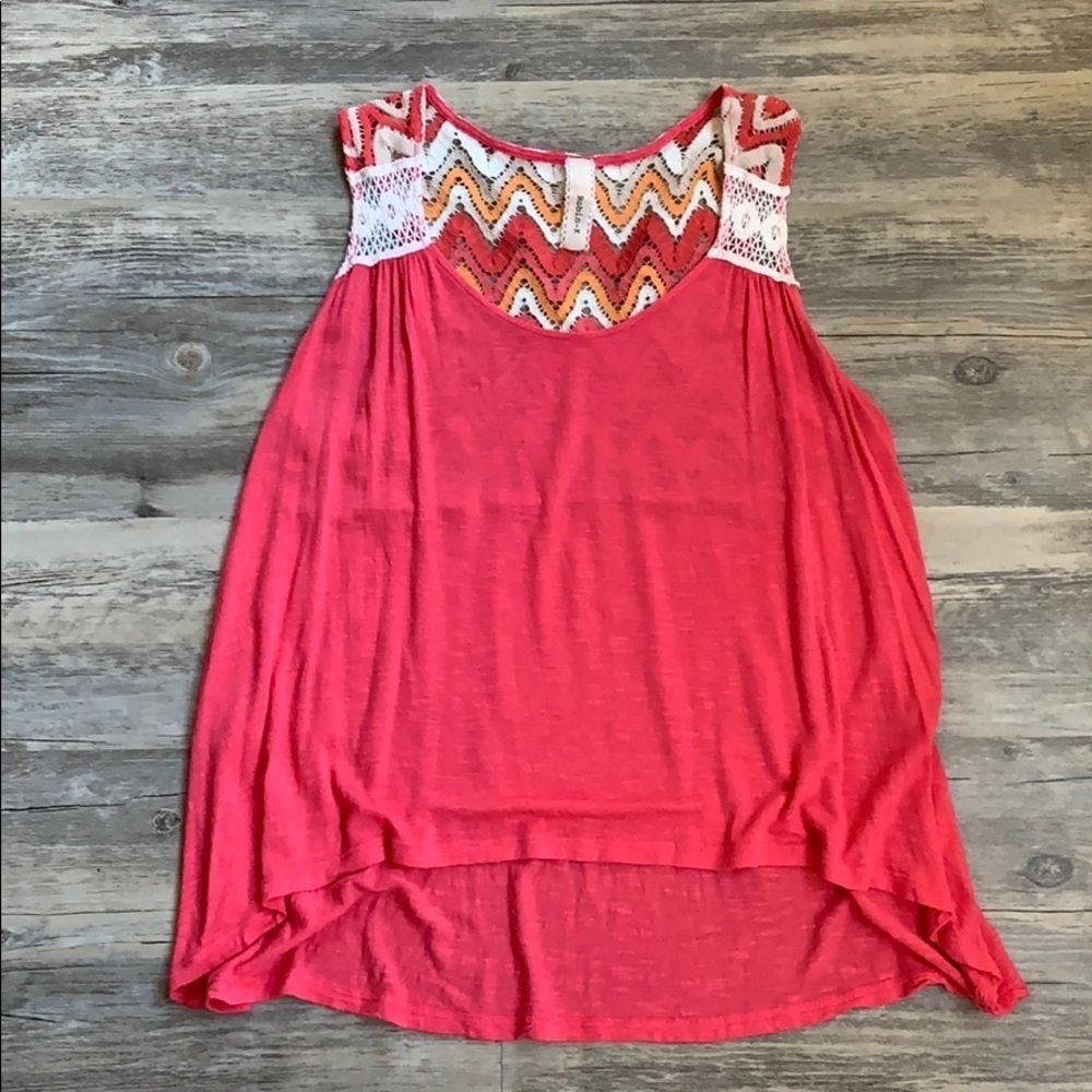 Women's Robin K Chevron Crochet Back High Low Tank Top Medium